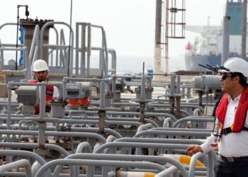 Analisti, prezzo del petrolio potrebbe salire oltre 100 dollari al barile