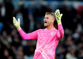 Lazio: problema alla spalla per Provedel, il portiere dovrà operarsi