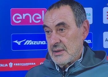 Sarri: “Rosa da riequilibrare. Situazione stadio molto triste, la Lazio si sta abituando”