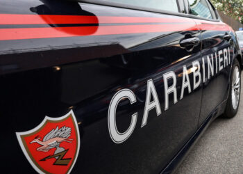 Segregata in casa e minacciata con un machete dal compagno, salvata