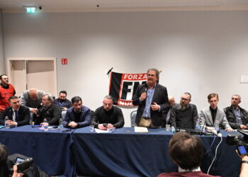 Presente e saluti romani al raduno dei neofascisti europei a Roma