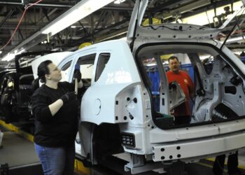 Riparare l’auto è sempre più difficile in Italia, 8.400 officine sparite in 10 anni