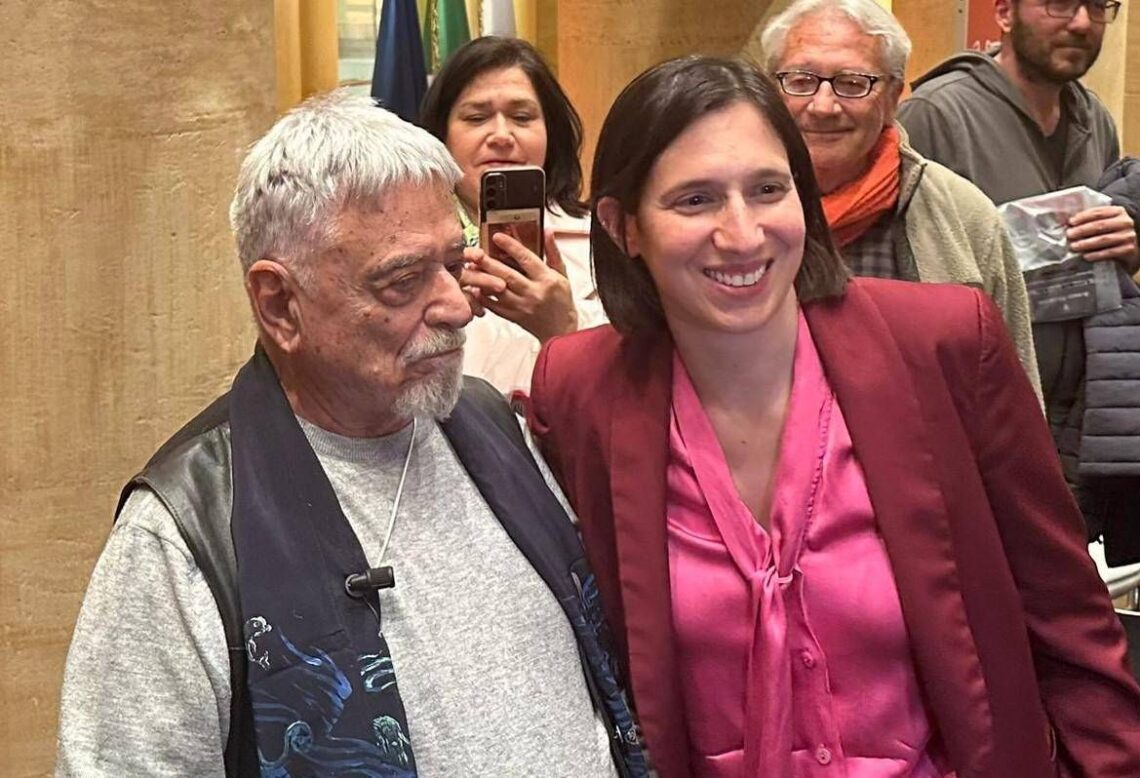 Festa per i 90 anni di Achille Occhetto, Schlein: “Senza il suo coraggio non ci sarebbe il Pd”