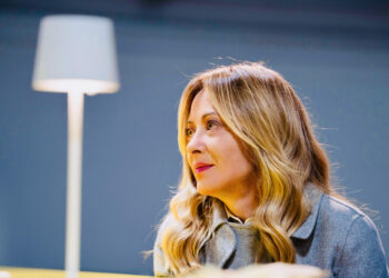 La premier incassa le bordate, ‘nessuna sudditanza’