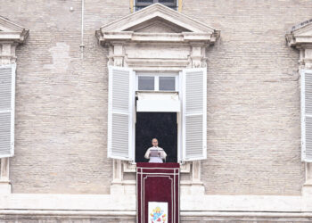 Il Papa, ‘diamo speranza ai popoli tormentati dalla guerra’