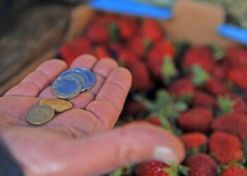 L’inflazione balza all’1,7%, primi effetti del conflitto