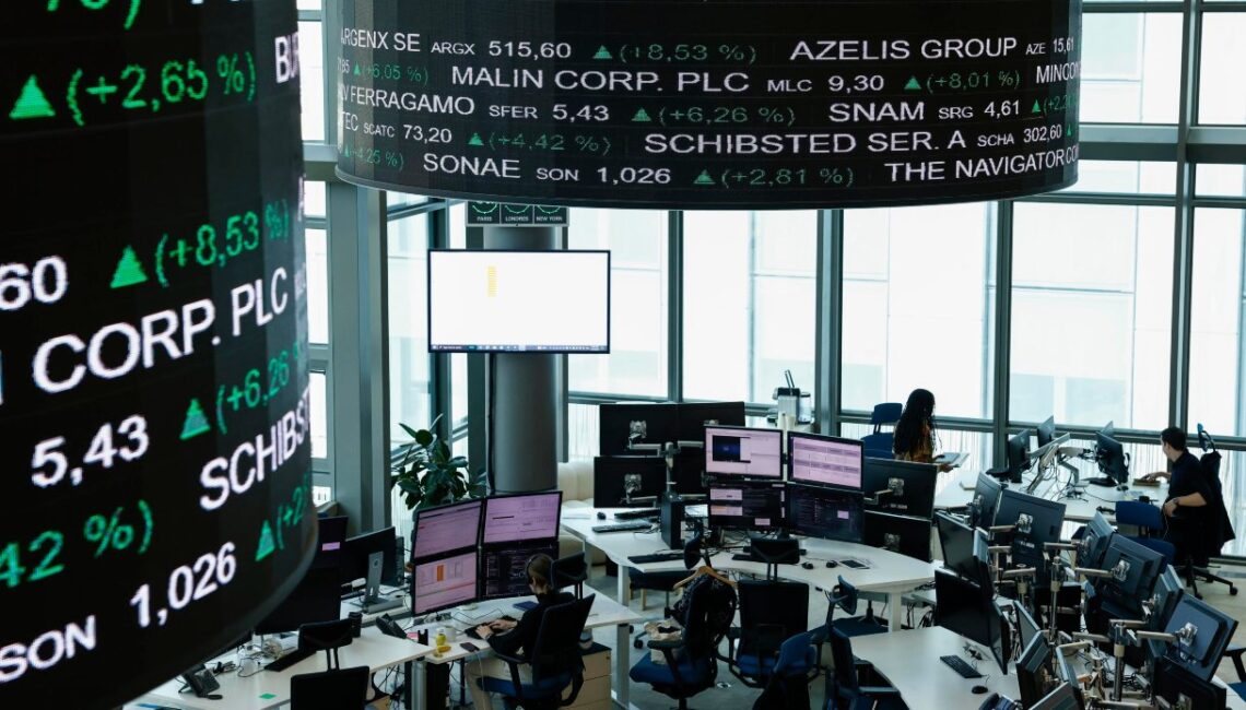 Spread Btp-Bund a 76 punti base, rendimenti in leggero aumento a 3,77%