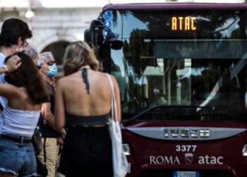 Crisi carburante, trasporto pubblico a rischio: costi in aumento del 21%