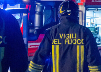 Incendio al Tribunale di Ivrea, segnalata una bomba carta nel parcheggio