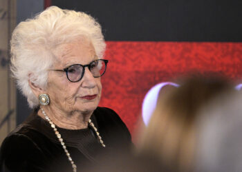 Altri due ‘hater’ si scusano con Segre e risarciscono dopo insulti social