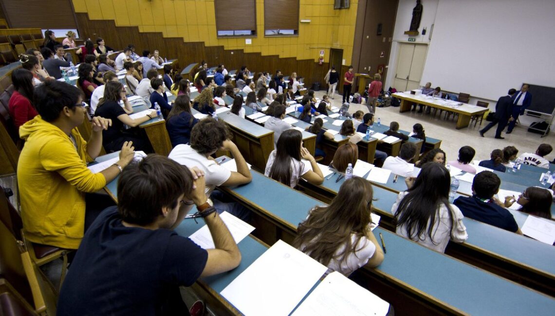 Reddito di merito, 1.000 euro al mese agli studenti universitari in Calabria